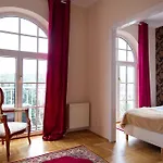 Korda Hotel